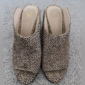 *SOLD* Pre-owned Vince Camuto Leopard Cow Hair Open-toe Block Heel Mules, Sz 7.5